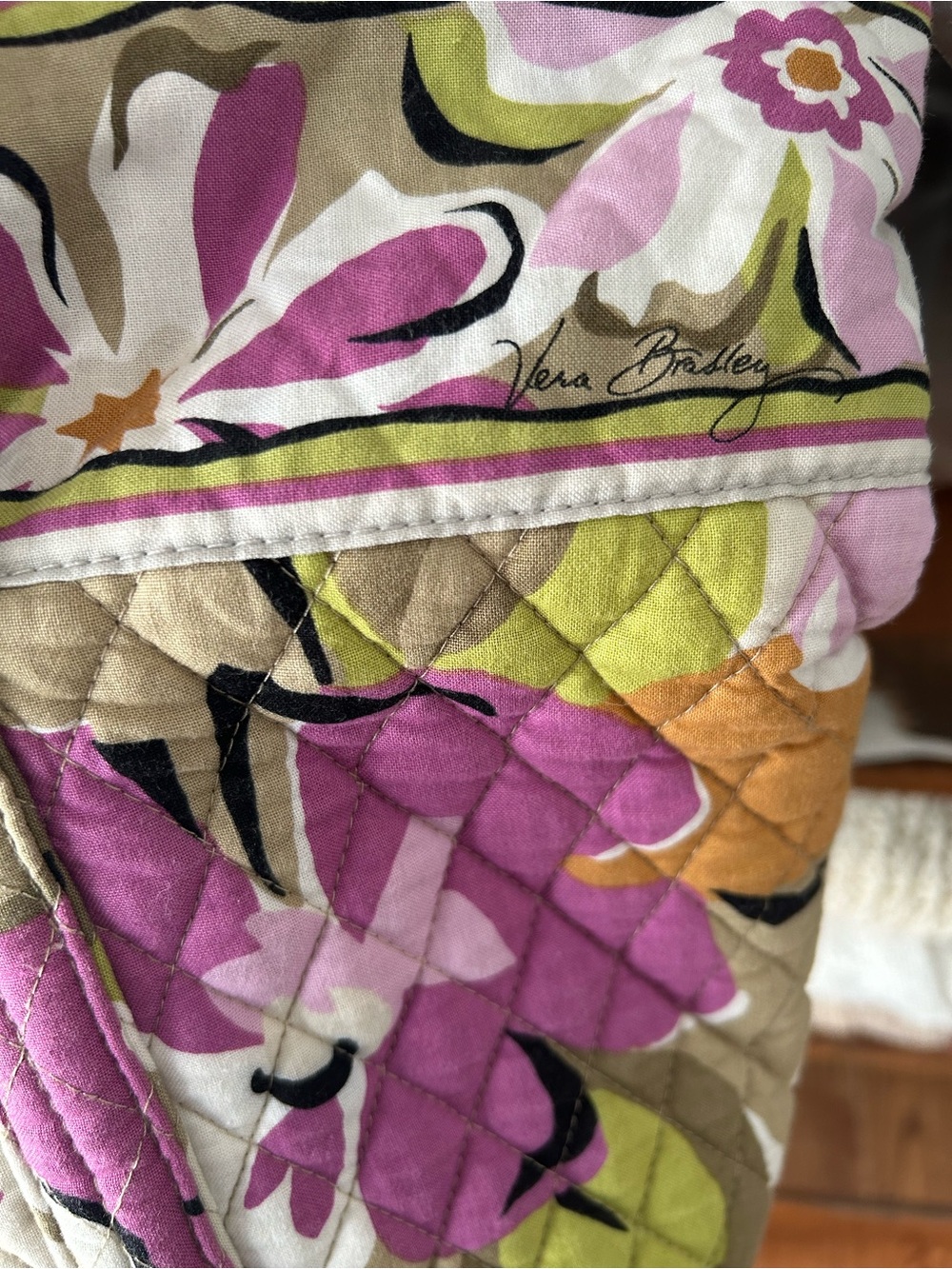 Vera Bradley XL Quilted Cotton Shoulder Tote in Retired Portobello Road Pattern - Picture 5 of 16